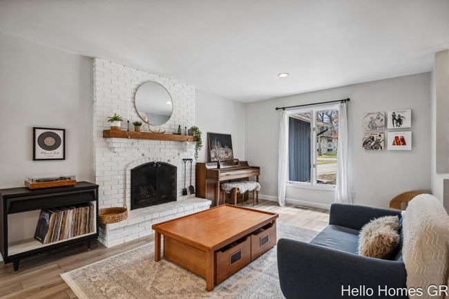 Family Room | Image 15