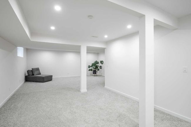 122 Rockywood Cir Nw, House other with 4 bedrooms, 4 bathrooms and 4 parking in Calgary AB | Image 31
