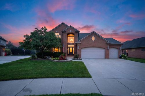 50414 Greycoat Ln, Macomb, MI, 48044-1143 | Card Image