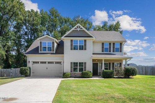 411 Planters Ridge Dr, Pikeville, NC, 27863-8135 | Card Image