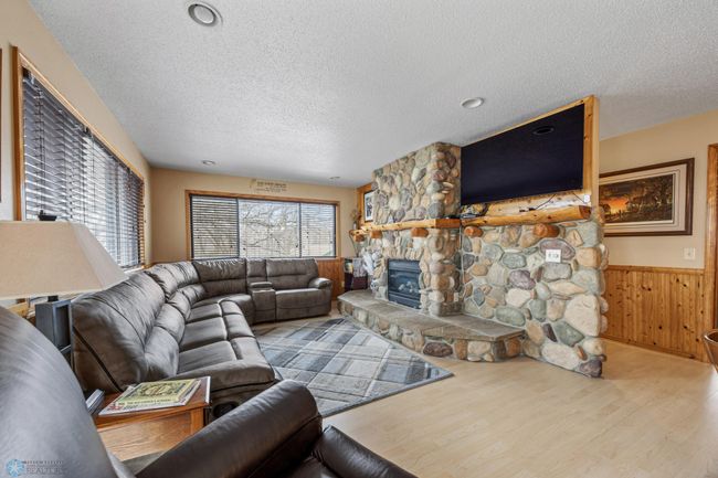 Living Room | Image 12