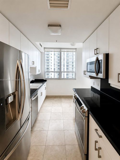1710-801 Brickell Key Blvd, Miami, FL, 33131-3711 | Card Image