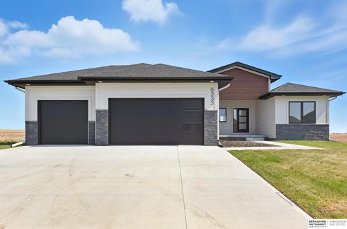 6333 N 207th St, Elkhorn, NE, 68022 | Card Image