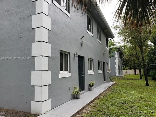 14084-14084 Ne 2nd Ave, Miami, FL, 33161-2877 | Card Image