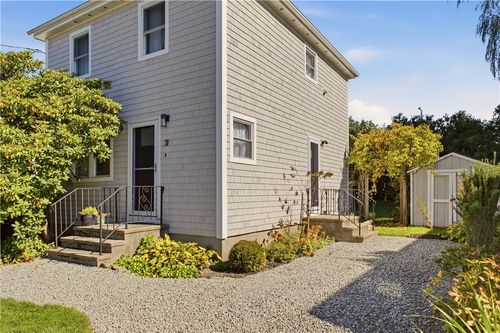 31 Loring Street, Middletown, RI, 02842 | Card Image