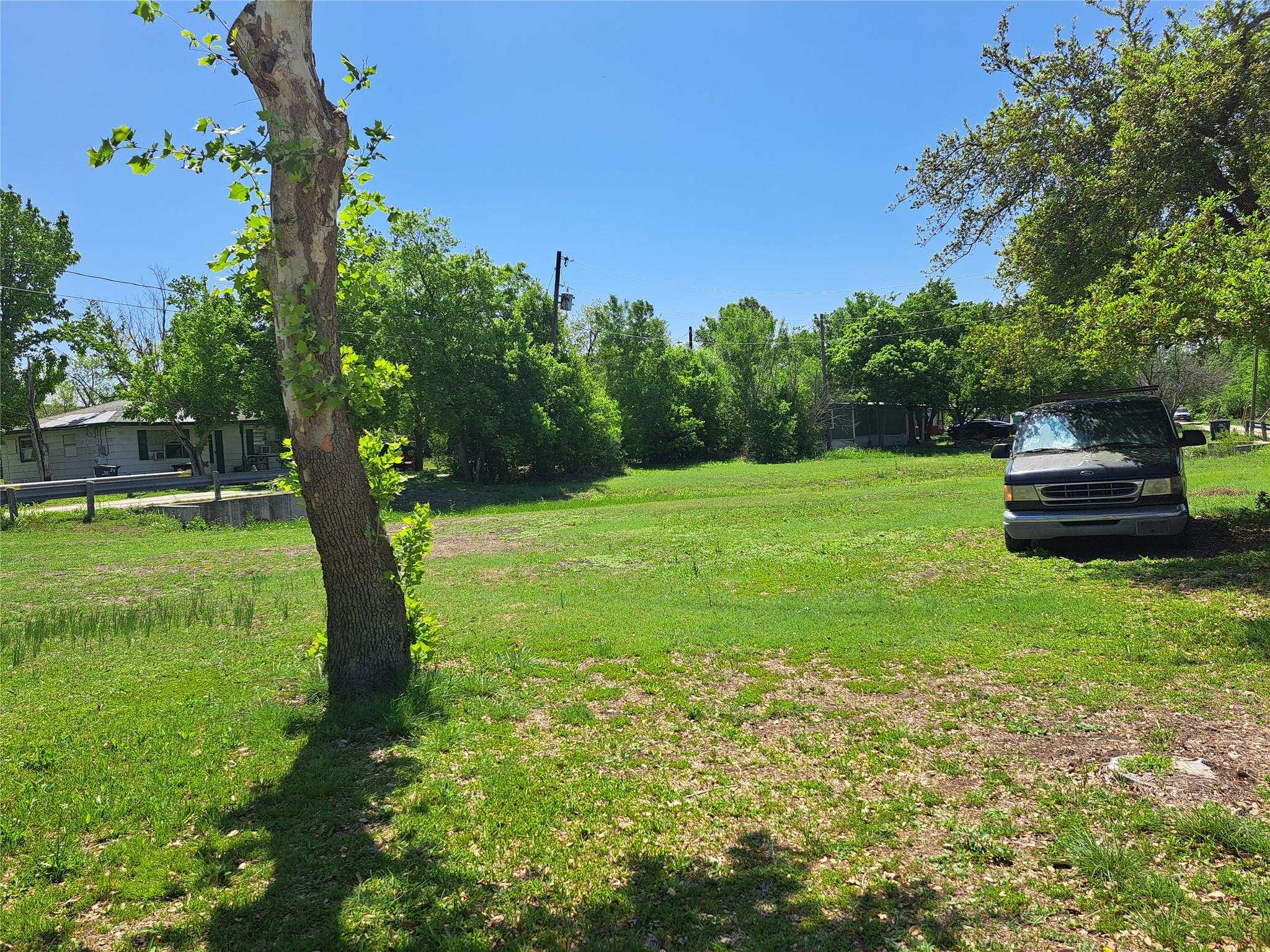 Commercial Sale in Buda 3
