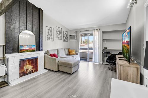 260-21800 Schoenborn, Canoga Park, CA, 91304 | Card Image