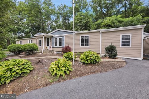 470 Crystal Cave Rd, KUTZTOWN, PA, 19530-9210 | Card Image