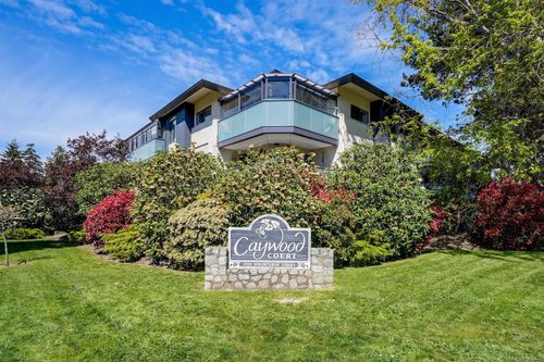 206-3900 Shelbourne St, Saanich, BC, V8P4H8 | Card Image