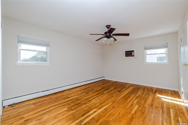 2781 Bayview Ave, House other with 4 bedrooms, 2 bathrooms and null parking in Wantagh NY | Image 16