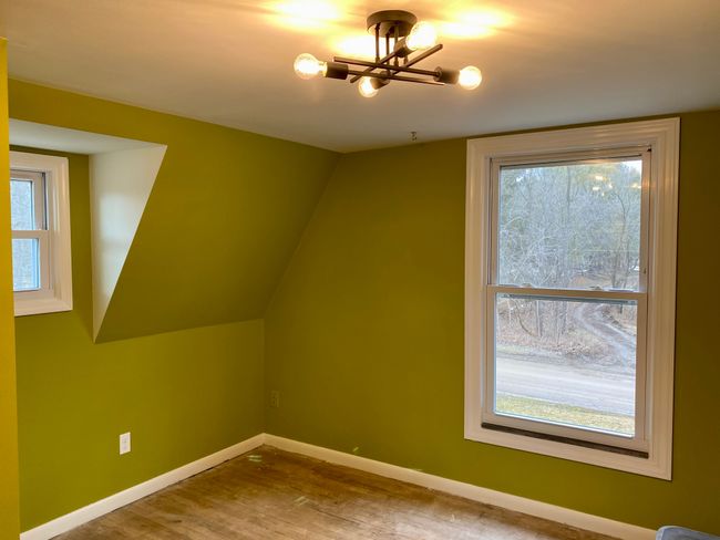 Upstairs bedroom 1 | Image 8