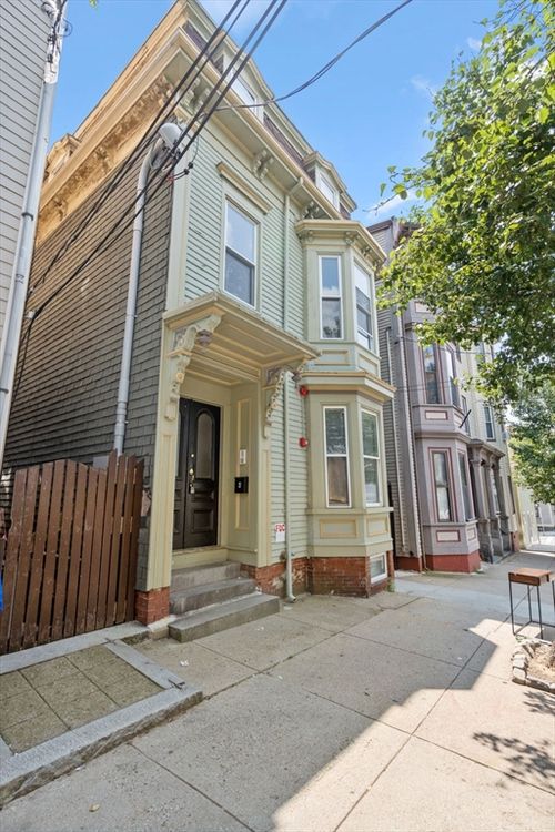 109 Eutaw St, Boston, MA, 02128-3289 | Card Image
