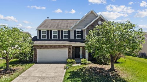 5973 Oakhaven Dr, Greenwood, IN, 46142-9225 | Card Image