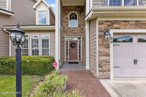 90 Shadow Creek Ct, Pinehurst, NC, 28374-8572 | Card Image