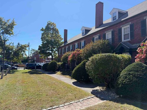 2b-67 Middle Street, Manchester, NH, 03101 | Card Image