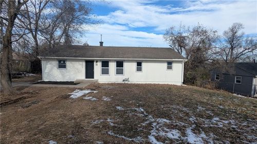 3812 E 93rd St, Kansas City, MO, 64132-2829 | Card Image