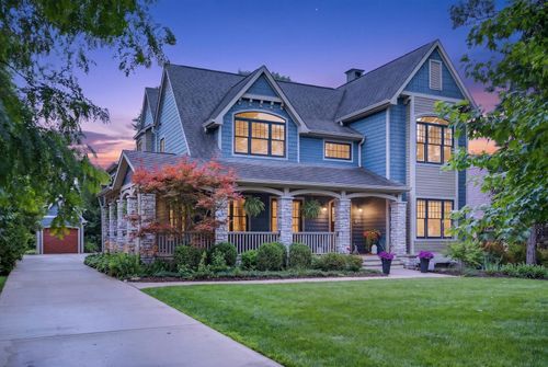 6421 Bentley Ave, Willowbrook, IL, 60527-1830 | Card Image