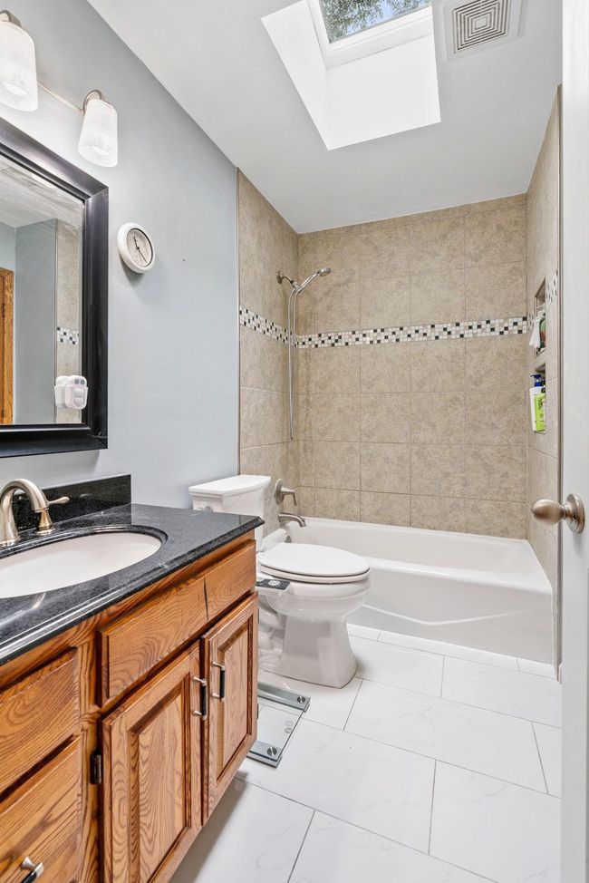Walk-through full bath! | Image 20