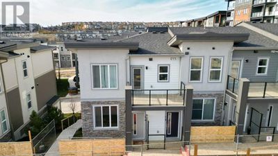 2117 81 St Sw, Townhouse with 2 bedrooms, 2 bathrooms and 2 parking in Calgary AB | Image 2