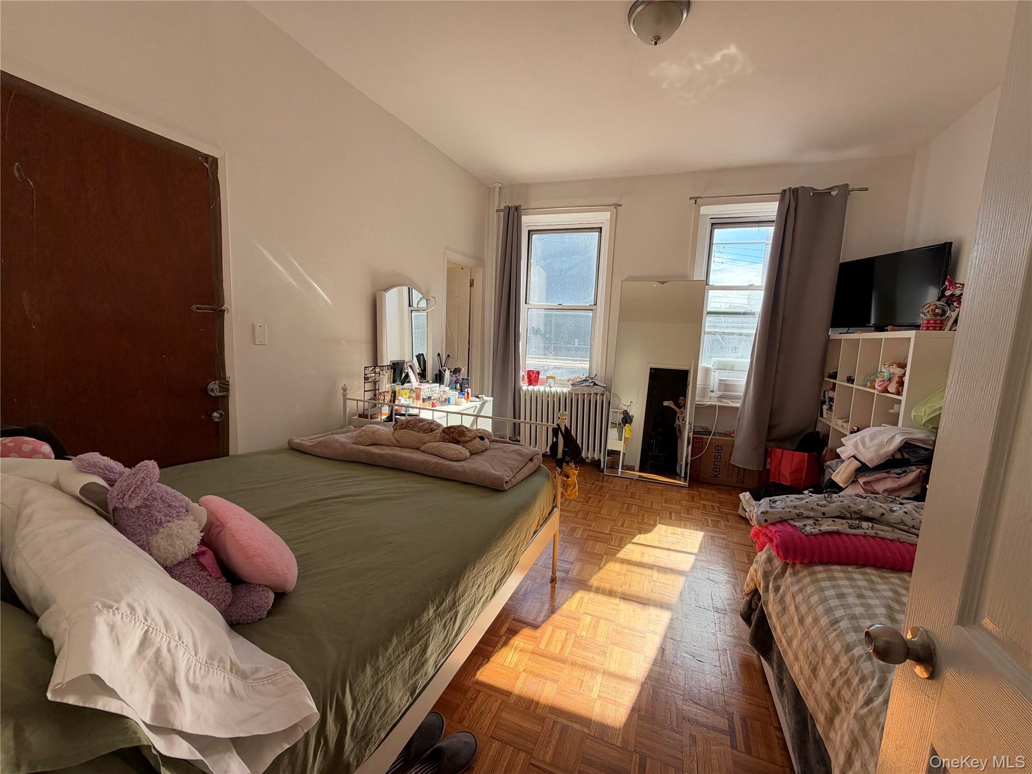 Commercial Sale in New York 4