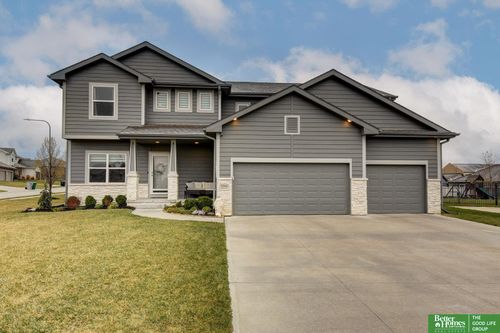 19480 Willow Cir, Gretna, NE, 68028-7018 | Card Image