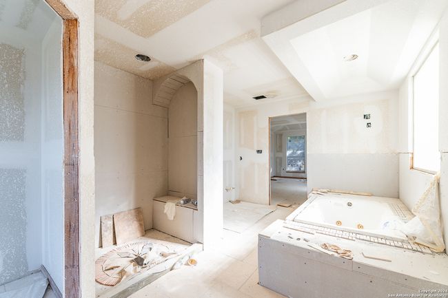 989 Oil Wl, Home with 3 bedrooms, 2 bathrooms and null parking in Pipe Creek TX | Image 51
