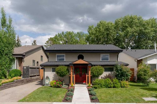 8 Marquis Place Se, Airdrie, AB, T4A1Y1 | Card Image