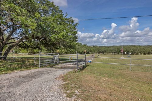 1912 S Us Highway 281, Johnson City, TX, 78636-4655 | Card Image