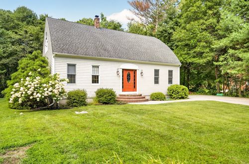 32 Slades Farm Ln, Dartmouth, MA, 02748-1034 | Card Image