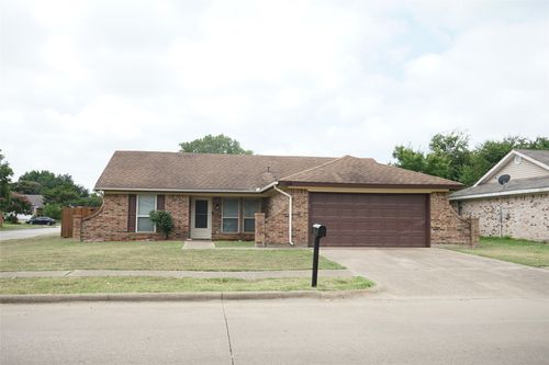 316 Juniper Dr, Arlington, TX, 76018-1402 | Card Image