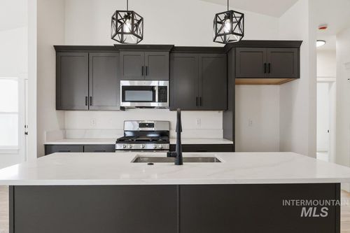 1317 18th Ave E, Jerome, ID, 83338-1575 | Card Image