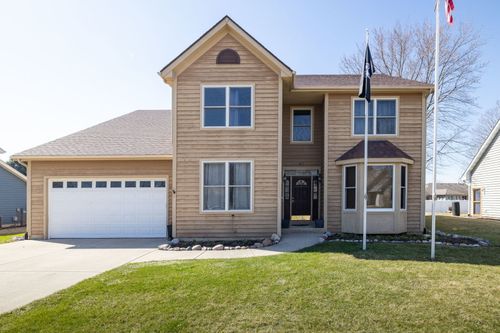 611 Prairie View Ln, Hinckley, IL, 60520-9332 | Card Image