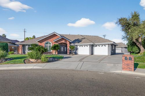 3013 Hillcrest Court, Madera, CA, 93637 | Card Image
