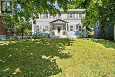 8 Regent St, House other with 5 bedrooms, 3 bathrooms and null parking in Amherst NS | Image 1