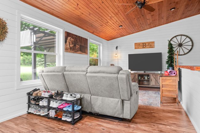 Family Rm | Image 15