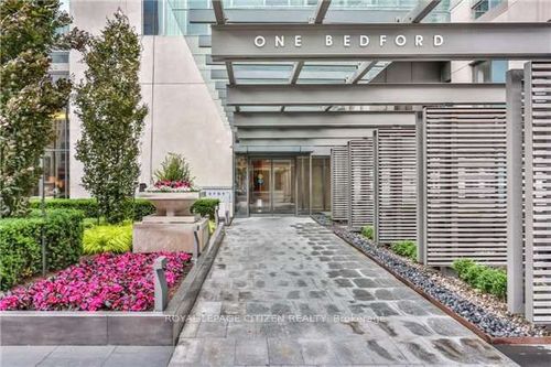 304-1 Bedford Rd, Toronto, ON, M5R2B5 | Card Image
