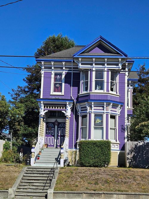 1005 E St Street, Eureka, CA, 95501 | Card Image