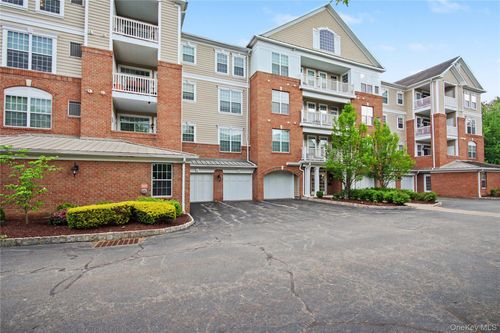541 Regency Dr, Fishkill, NY, 12524-4939 | Card Image