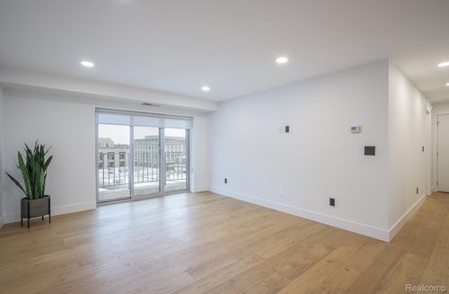 unit-631-411 S Old Woodward Ave, Birmingham, MI, 48009-6647 | Card Image