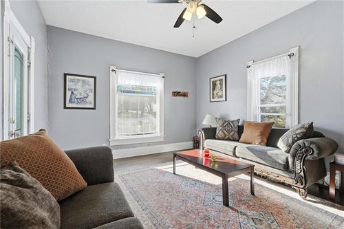 414 Pine St, Leavenworth, KS, 66048-3439 | Card Image