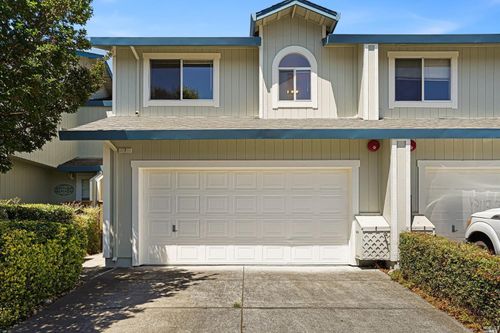 7 Meridian Circle, Rohnert Park, CA, 94928 | Card Image