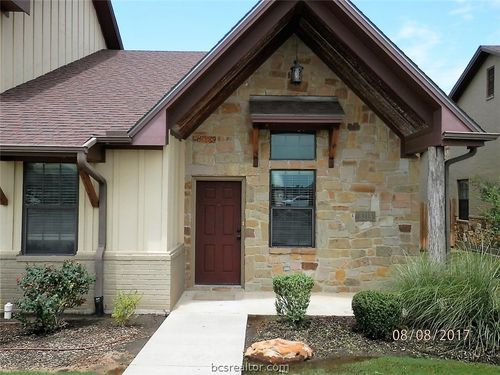 3215 Sergeant Dr, College Station, TX, 77845-6173 | Card Image