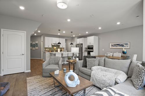 39985 Premier Dr, Plymouth, MI, 48170-5760 | Card Image