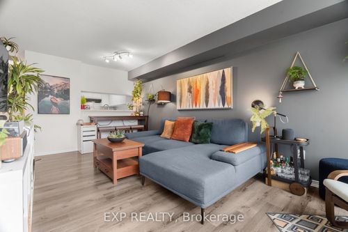 706-75 King St E, Mississauga, ON, L5A4G5 | Card Image