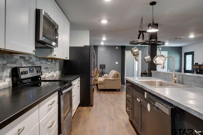207 Inwood Dr, House other with 4 bedrooms, 3 bathrooms and null parking in Palestine TX | Image 10