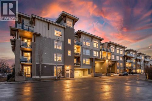 707 4 St Ne, Calgary, AB, T2E3S7 | Card Image