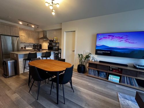 202-1012 Auckland Street, New Westminster, BC, V3M0M3 | Card Image