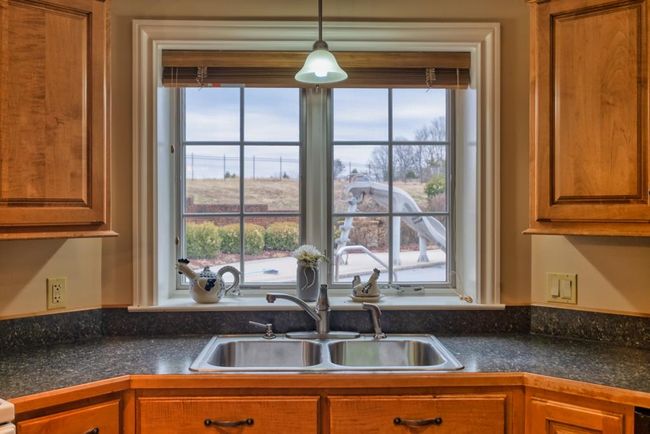 122 Fairway Acres Dr, Home with 7 bedrooms, 5 bathrooms and 3 parking in Dunmor KY | Image 64