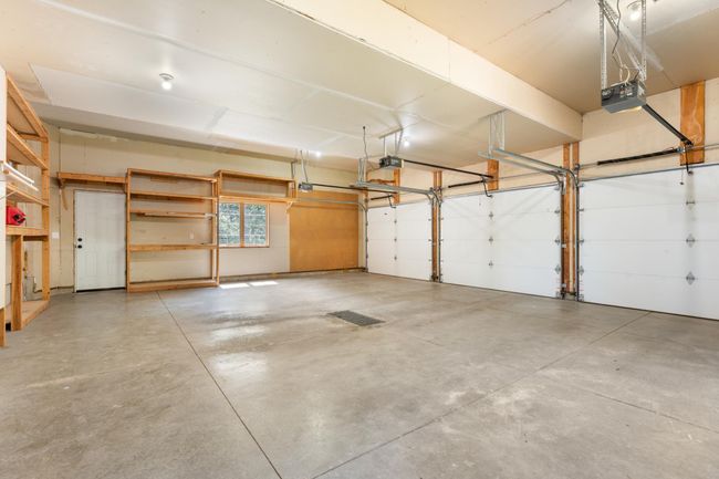 Garage | Image 28