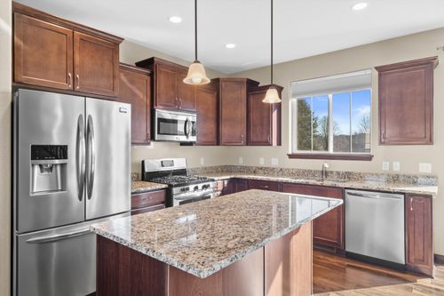 619 Arlington Way, Watertown, WI, 53094-5917 | Card Image